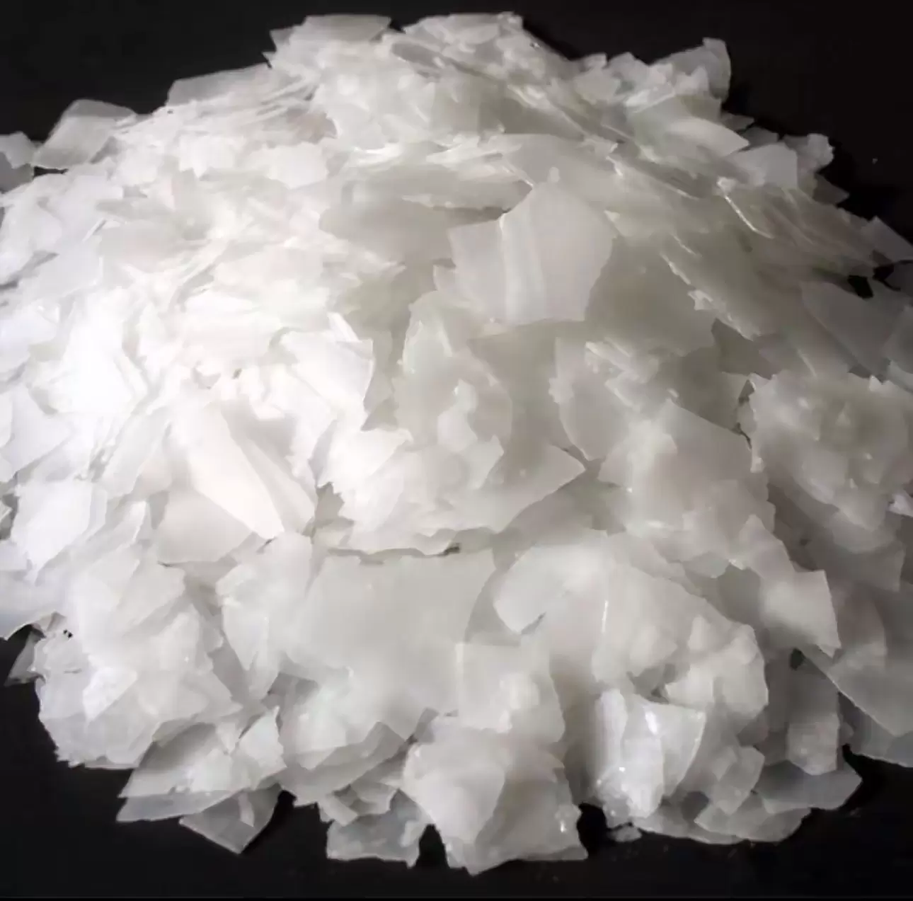 Caustic Soda Flake 99% NaOH Flakes for Water Treatment Ceramic Textile Cleaning - Image 2